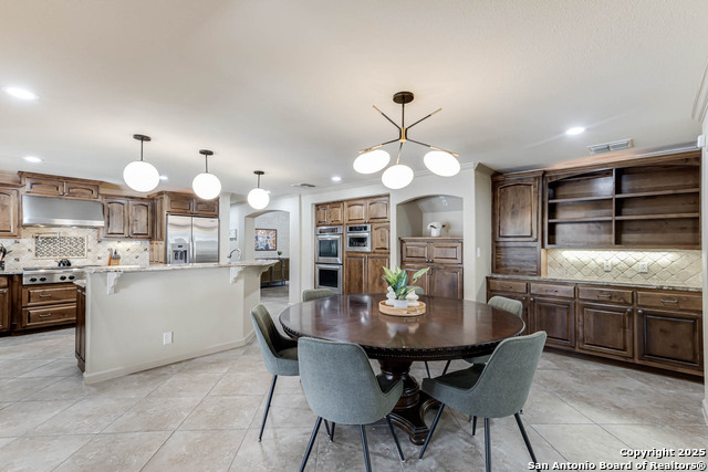 Listing photo id 13 for 113 Wickford