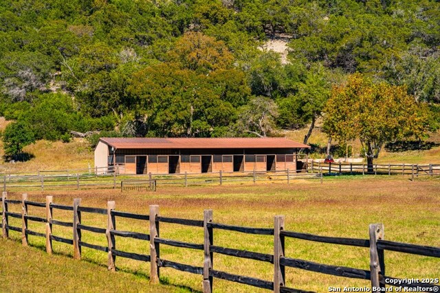 Image 21 of 27 For 277 Stablewood Springs