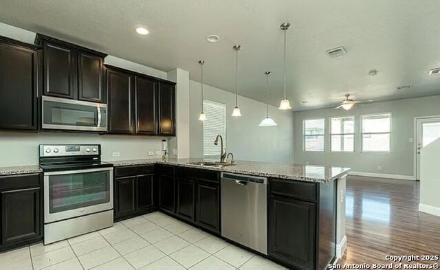 Listing photo id 1 for 10435 Queensland Way