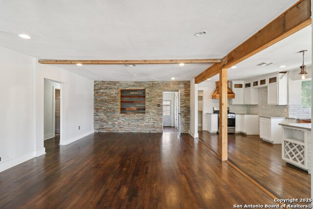 Image 10 of 27 For 700 Dawson