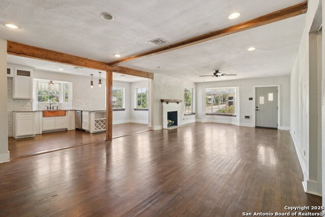 Image 12 of 27 For 700 Dawson