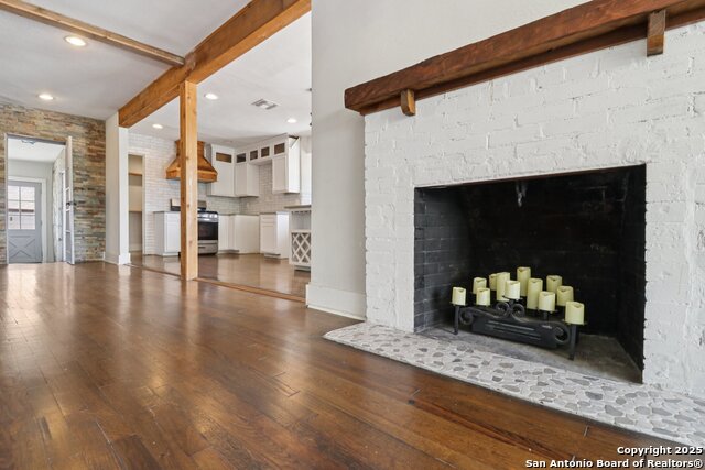 Image 13 of 27 For 700 Dawson