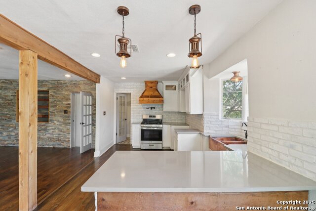 Image 5 of 27 For 700 Dawson