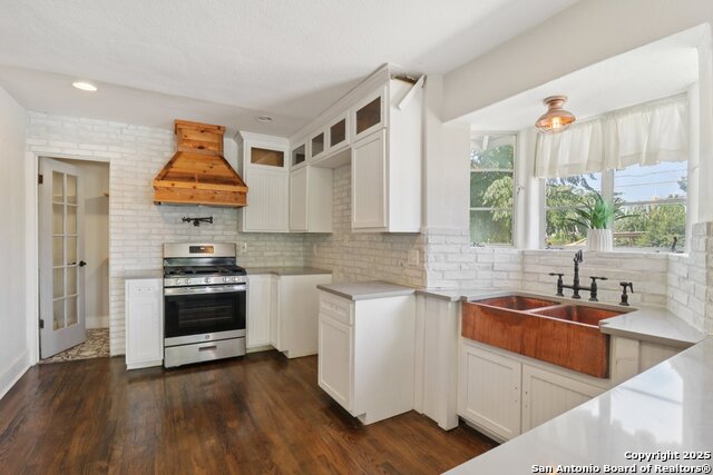 Image 6 of 27 For 700 Dawson