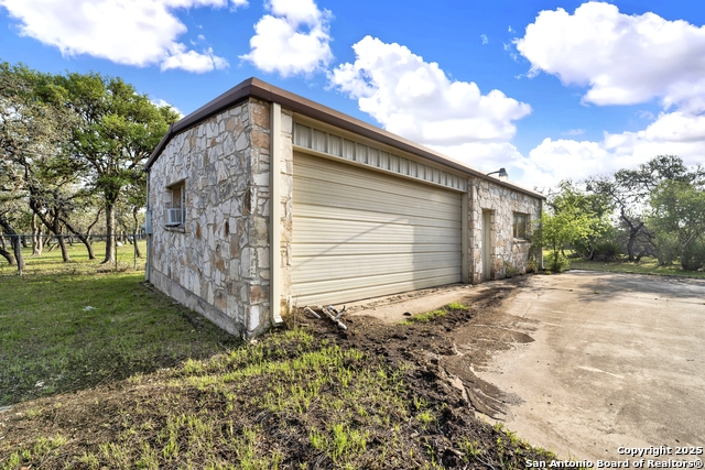 Image 11 of 62 For 306 Rolling Oaks Ln N