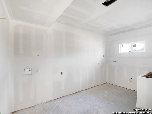 Image 23 of 62 For 306 Rolling Oaks Ln N