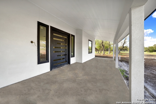 Image 4 of 62 For 306 Rolling Oaks Ln N