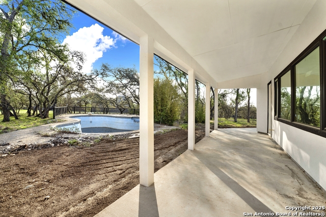 Image 8 of 62 For 306 Rolling Oaks Ln N