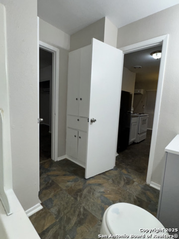 Image 10 of 18 For 7130 Glen Terrace Dr  2