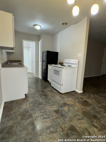 Image 5 of 18 For 7130 Glen Terrace Dr  2