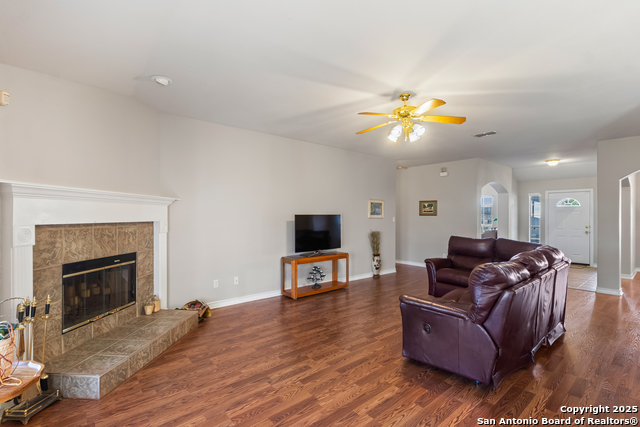 Listing photo id 11 for 13042 Remuda Terrace