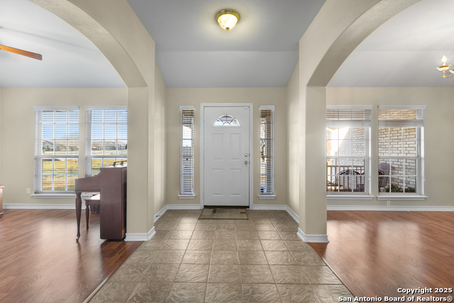 Listing photo id 3 for 13042 Remuda Terrace