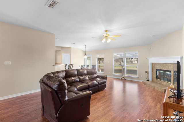 Listing photo id 4 for 13042 Remuda Terrace