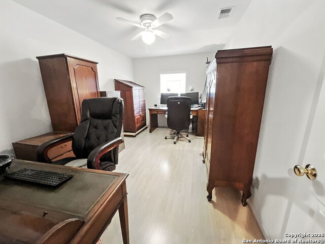 Image 10 of 38 For 214 Star Ln  