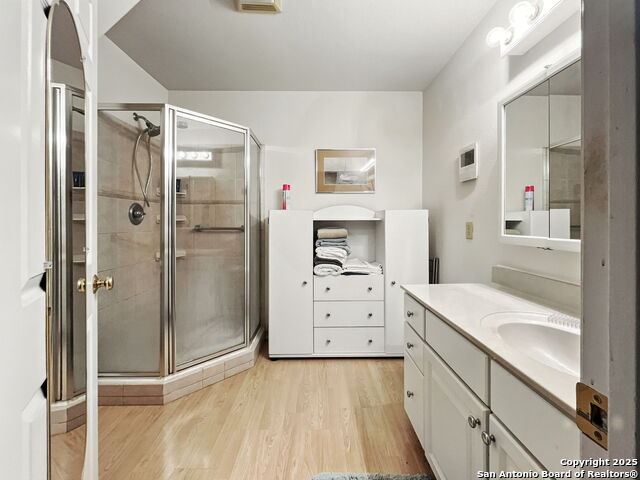 Image 14 of 38 For 214 Star Ln  