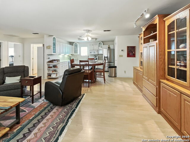 Image 9 of 38 For 214 Star Ln  