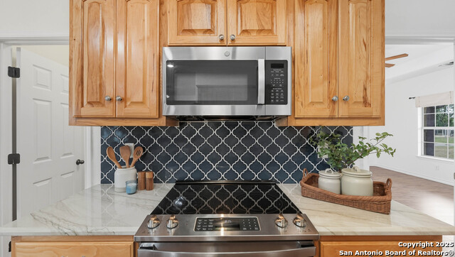 Listing photo id 12 for 2295 Stuart Rd