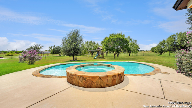 Listing photo id 47 for 2295 Stuart Rd