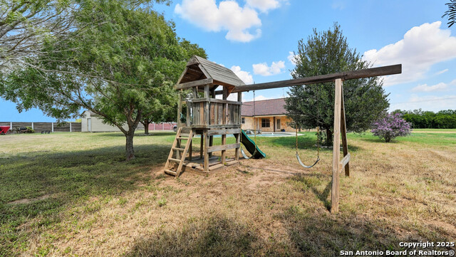 Listing photo id 48 for 2295 Stuart Rd