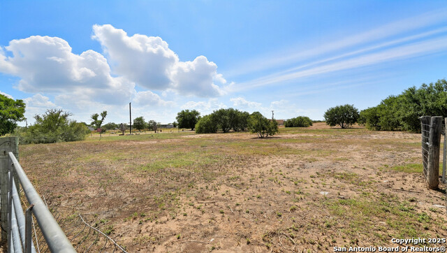 Listing photo id 57 for 2295 Stuart Rd
