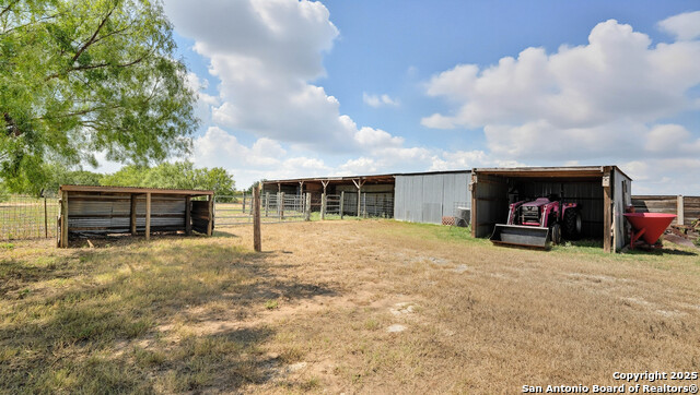 Listing photo id 59 for 2295 Stuart Rd