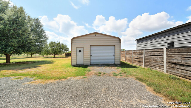 Listing photo id 60 for 2295 Stuart Rd