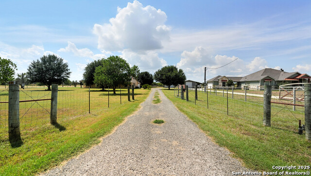 Listing photo id 65 for 2295 Stuart Rd