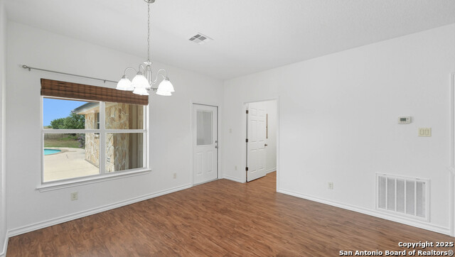 Listing photo id 6 for 2295 Stuart Rd