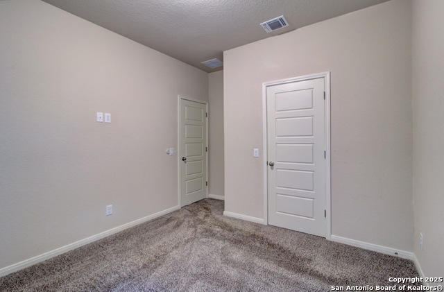 Listing photo id 9 for 317 Sika