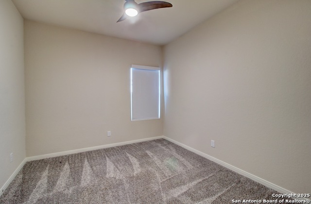 Listing photo id 15 for 317 Sika