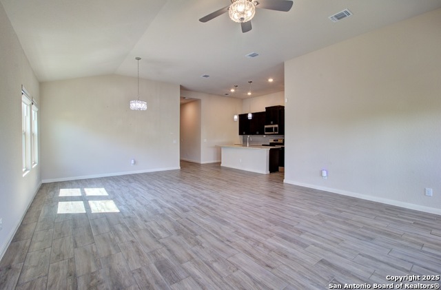 Listing photo id 20 for 317 Sika