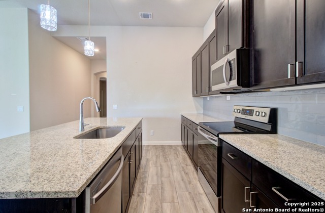 Listing photo id 23 for 317 Sika