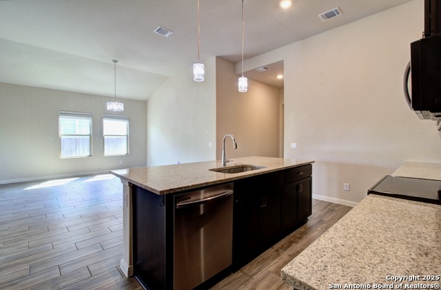 Listing photo id 24 for 317 Sika