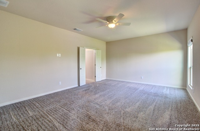 Listing photo id 25 for 317 Sika
