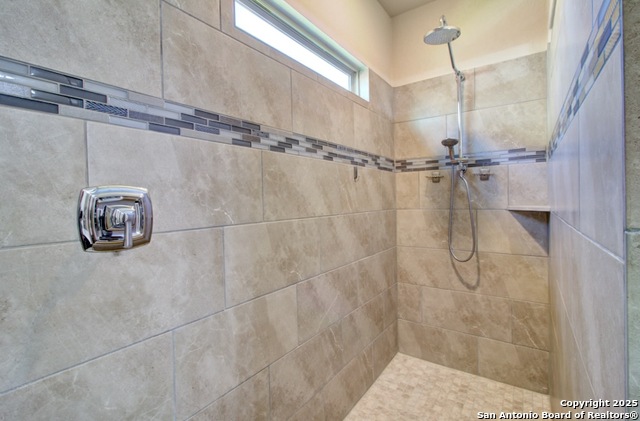 Listing photo id 27 for 317 Sika