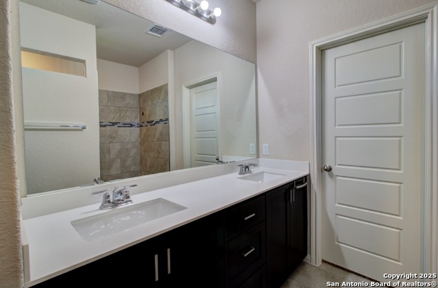 Listing photo id 28 for 317 Sika