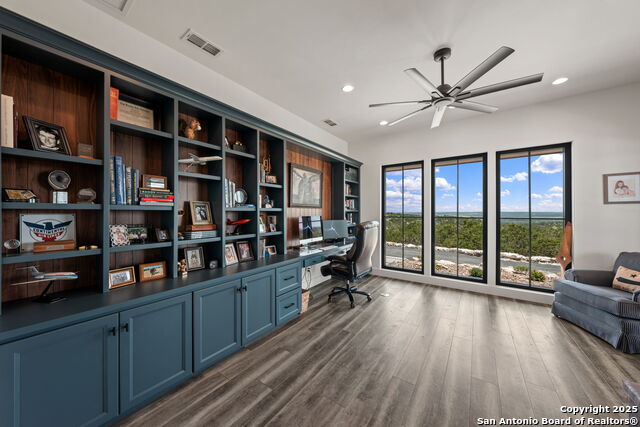 Image 9 of 51 For 120 Lost Valley Lane