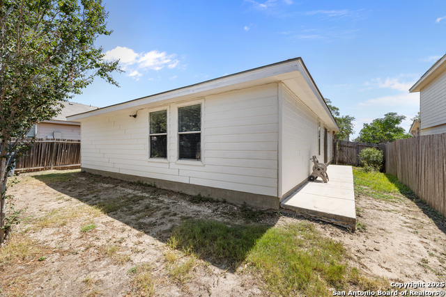 Listing photo id 10 for 6839 Cutting Creek