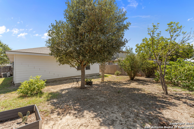 Listing photo id 11 for 6839 Cutting Creek