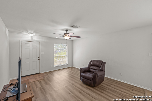 Listing photo id 2 for 6839 Cutting Creek