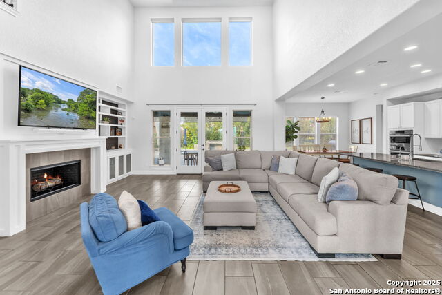 Listing photo id 9 for 15513 Hill Ln