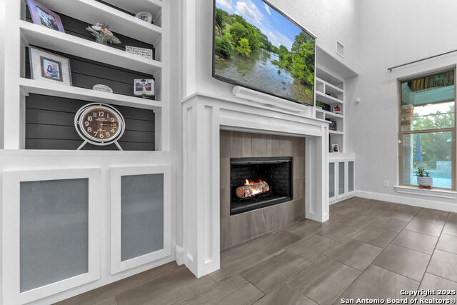 Listing photo id 12 for 15513 Hill Ln