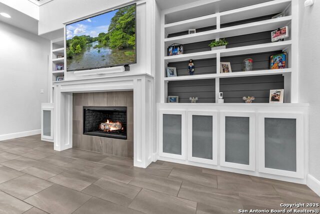Listing photo id 13 for 15513 Hill Ln