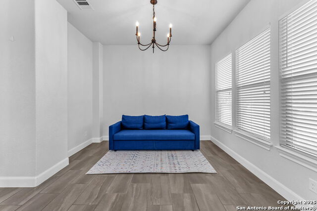 Listing photo id 23 for 15513 Hill Ln