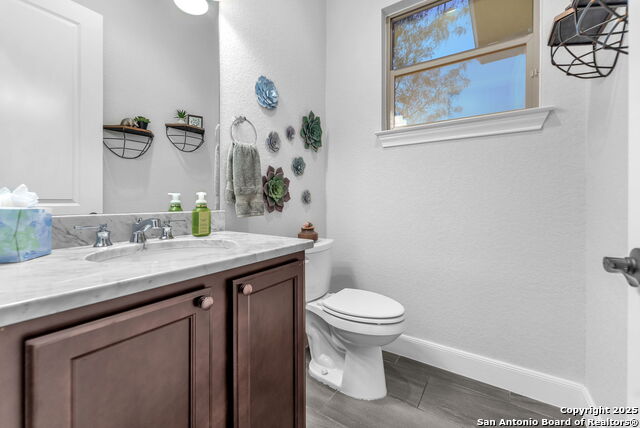 Listing photo id 24 for 15513 Hill Ln