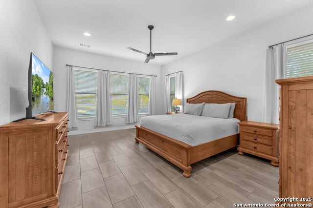 Listing photo id 26 for 15513 Hill Ln