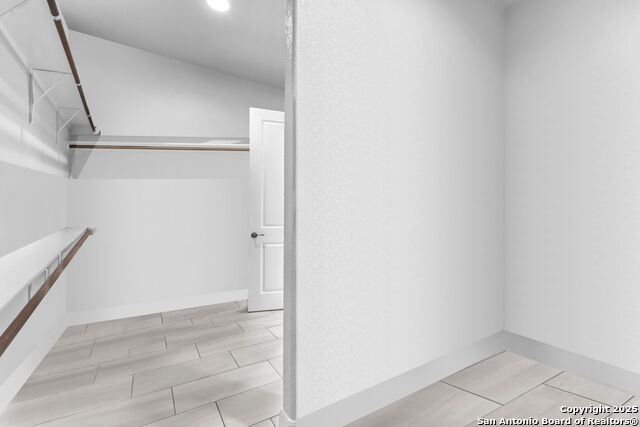 Listing photo id 32 for 15513 Hill Ln