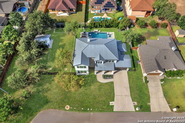 Listing photo id 2 for 15513 Hill Ln