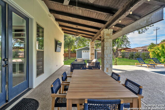 Listing photo id 48 for 15513 Hill Ln