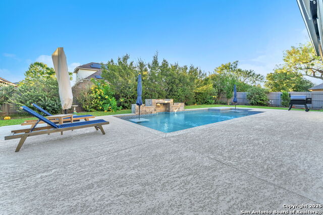 Listing photo id 54 for 15513 Hill Ln
